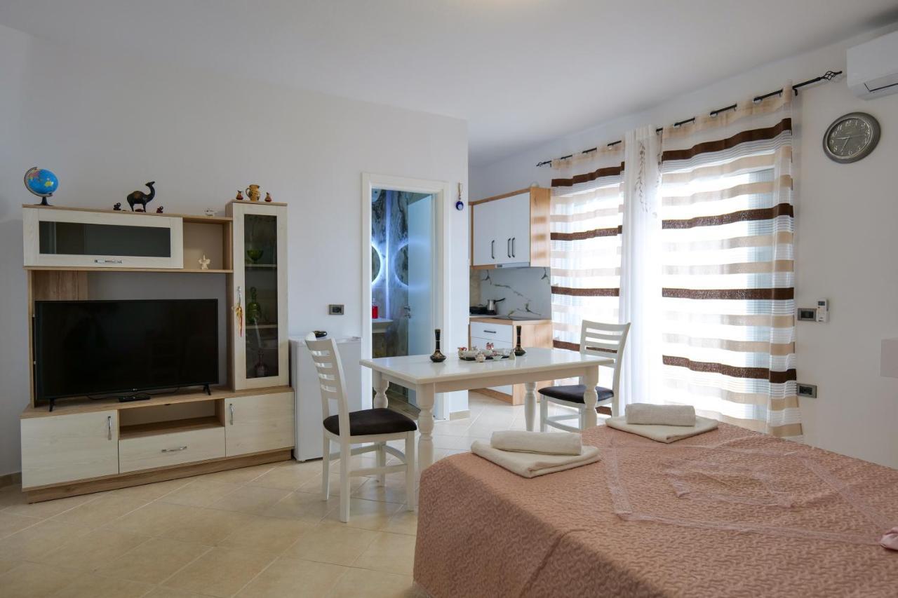 Sunny 3 * Saranda